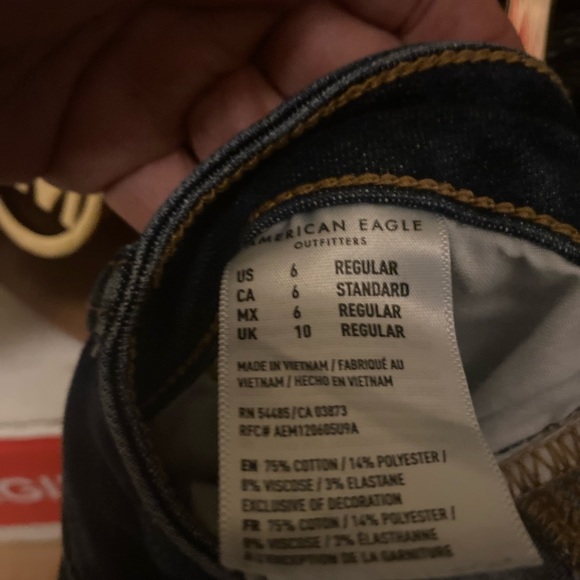 American Eagle Distressed Jeggings - Picture 6 of 8